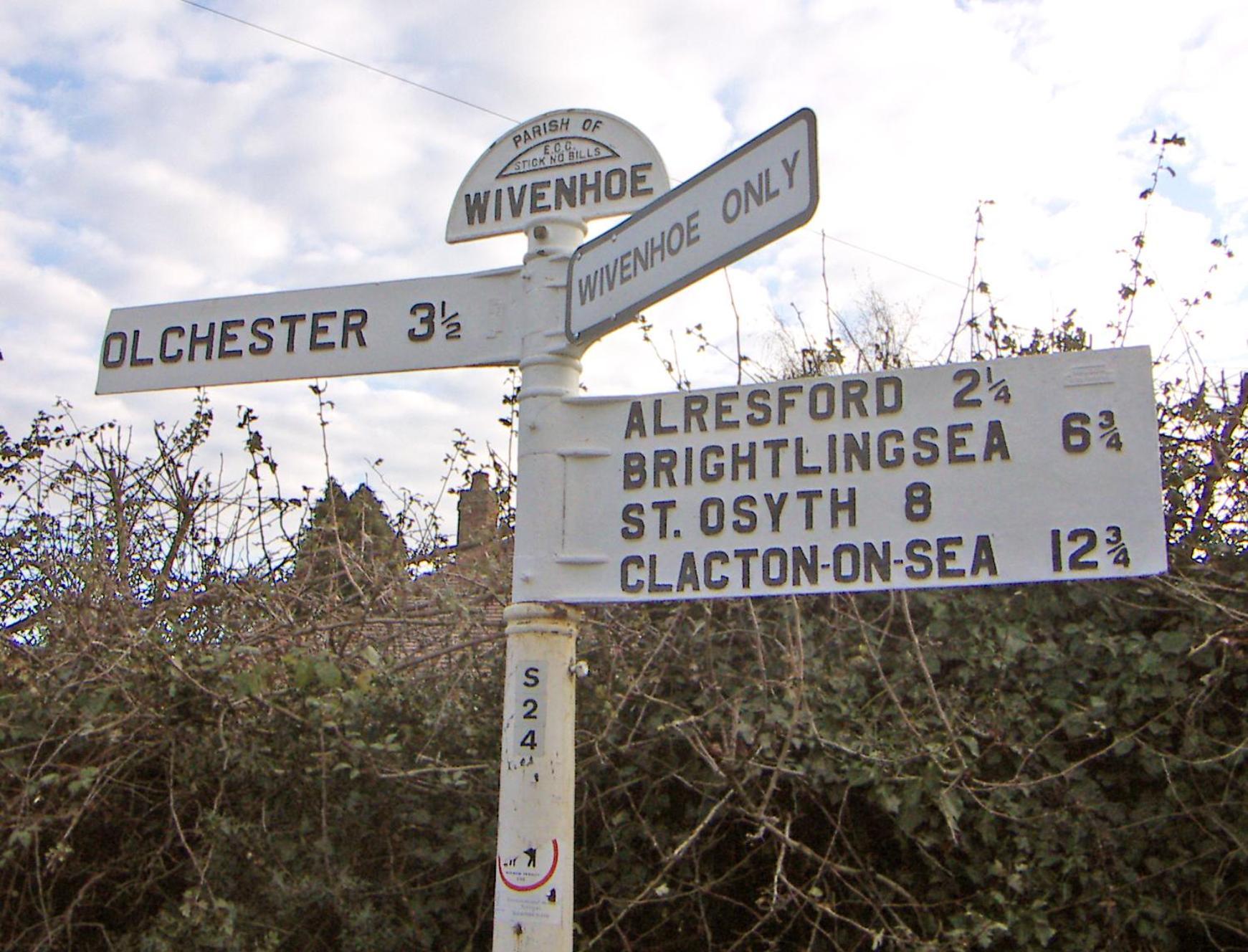 Secret Cottage, Wivenhoe - Charming, Cosy, Convenient & Quiet, 2 X Double Bed Period Cottage Plus Patio - 6 Min Walk Train, 2 Min Walk High Street Pubs, Restaurants, Shops Экстерьер фото