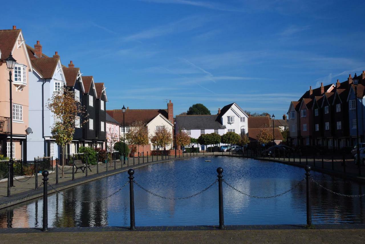 Secret Cottage, Wivenhoe - Charming, Cosy, Convenient & Quiet, 2 X Double Bed Period Cottage Plus Patio - 6 Min Walk Train, 2 Min Walk High Street Pubs, Restaurants, Shops Экстерьер фото